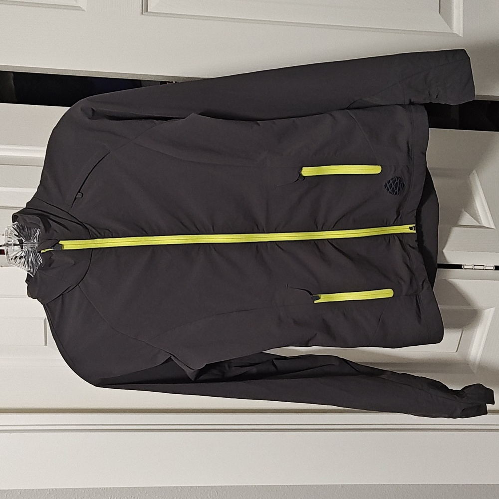 2  jackets Stio and The North Face size XS